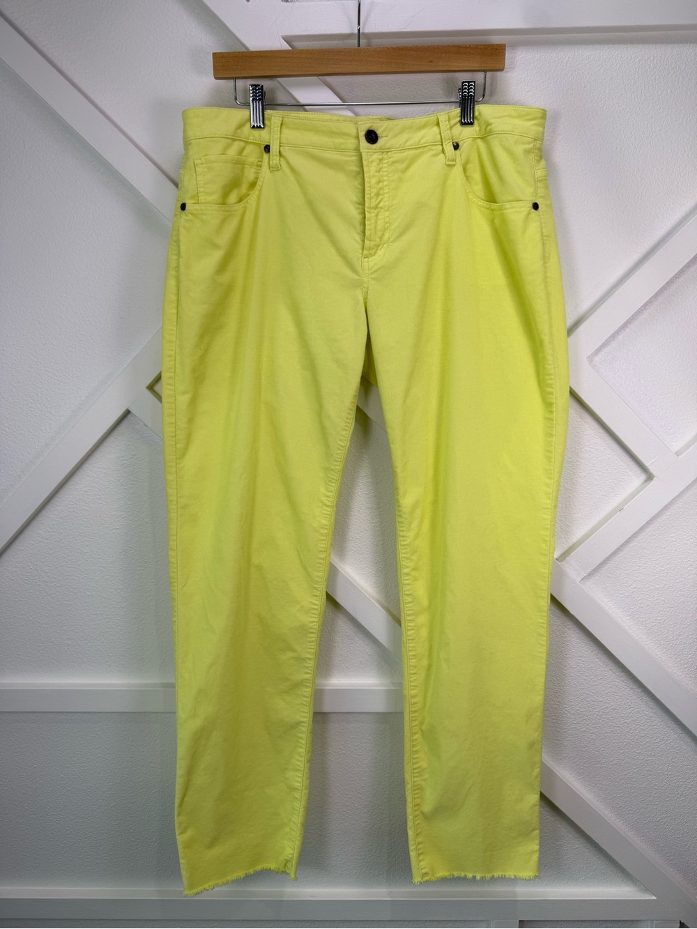 Carve Designs Carson Cord High Rise Yellow Corduroy Pants Size 12 Raw Hem